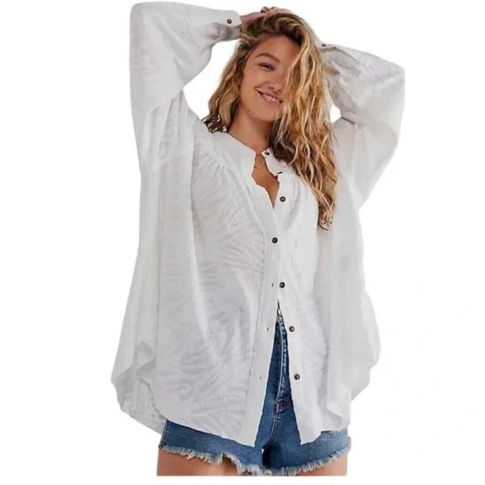 Free People White Embroidered Oversized Blouse Size XS Can’t Stop Dreaming